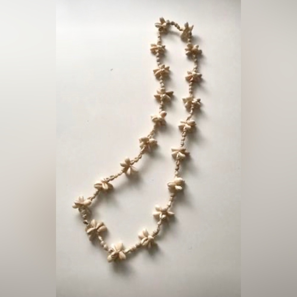 Vintage 1960’s Cowrie Shell Necklace